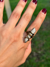 Load image into Gallery viewer, ⚫ Midnight Silver Hematite Coated Quartz Power Ring (Size 8)