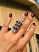 Load image into Gallery viewer, 🔵 Deep Indigo Kyanite Minimal Ring (Size 4.5)
