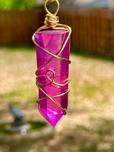 Load image into Gallery viewer, Velvet Vortex – Magenta Celestial Prism Aura Quartz Necklace
